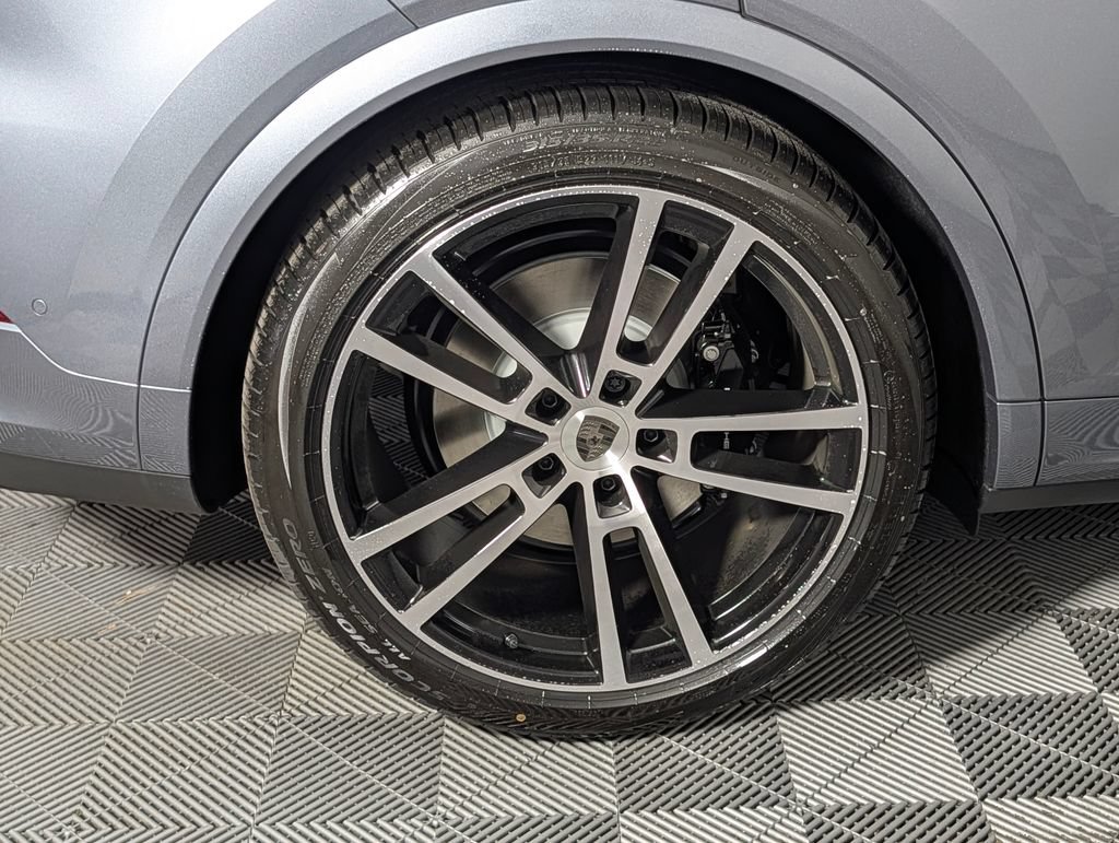 New 2026 Porsche Cayenne Turbo AWD/4WD image 13