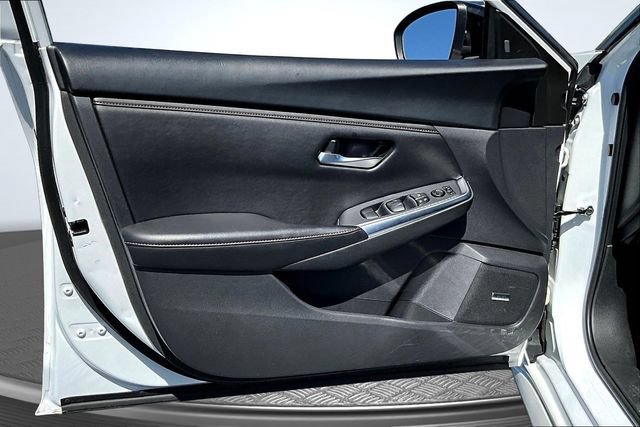 Used 2023 Nissan Sentra SR w/ SR Premium Package FWD image 19