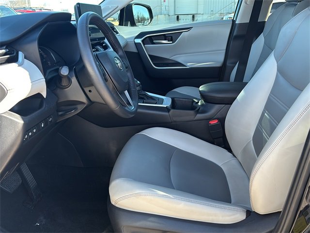 Used 2023 Toyota RAV4 XLE Premium image 18