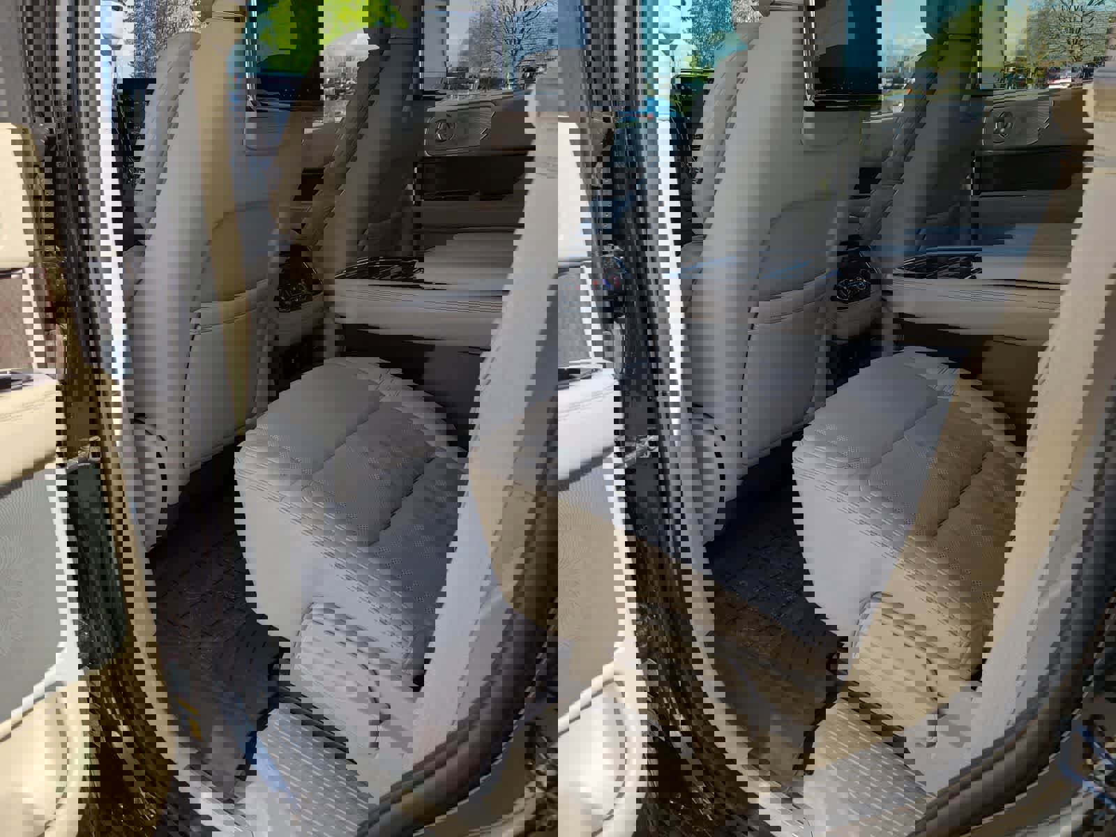 Used 2018 Lincoln Navigator Reserve w/ Technology Package AWD/4WD image 20