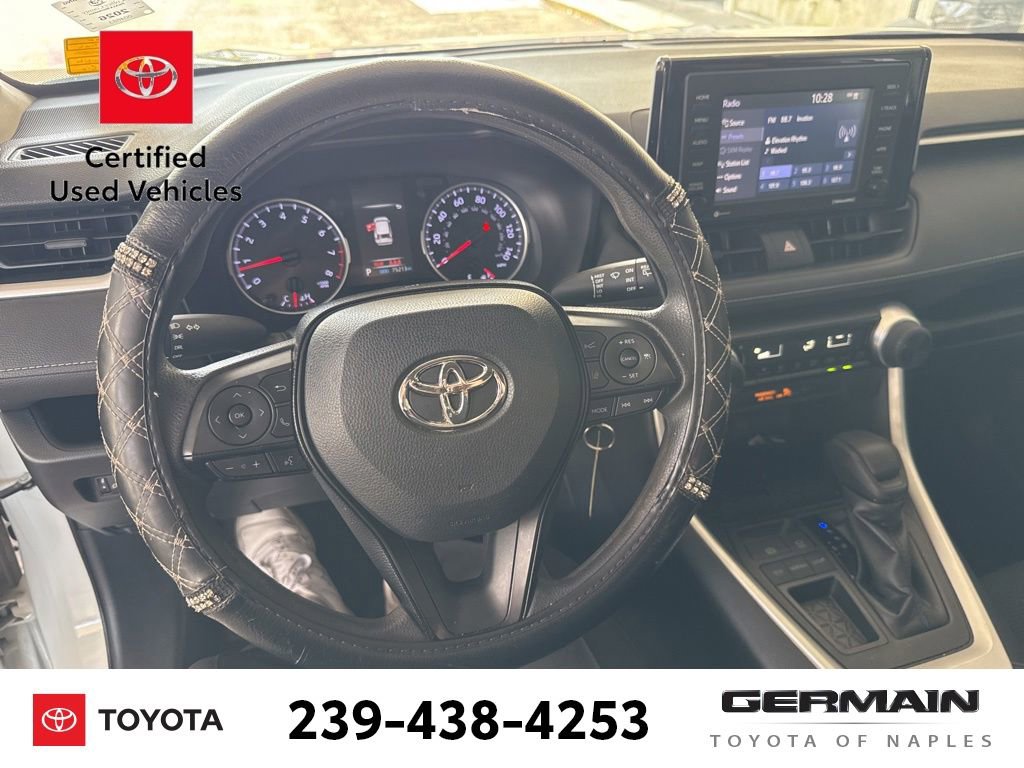 Used 2020 Toyota RAV4 LE FWD image 15