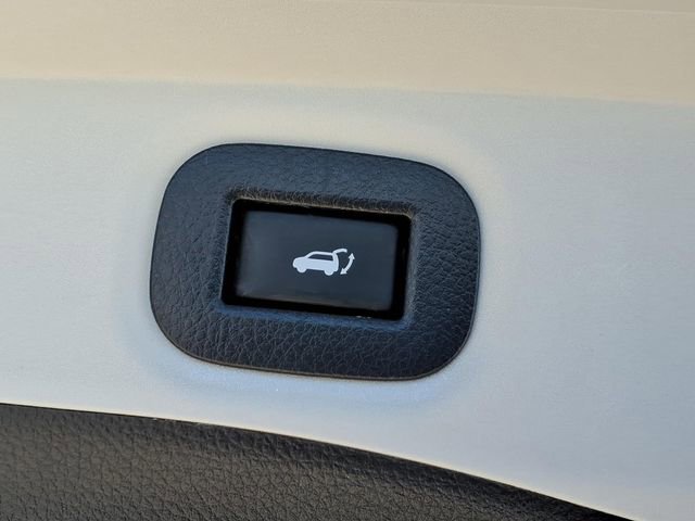 Used 2020 Nissan Rogue SV AWD/4WD image 10