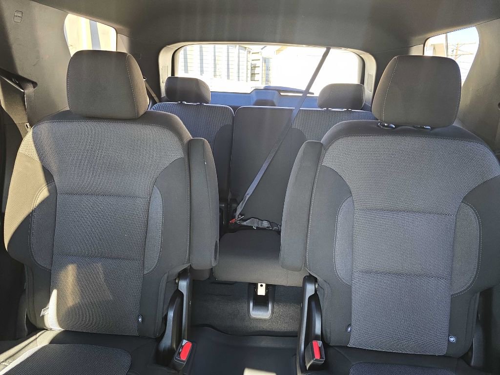 Used 2023 Chevrolet Traverse LT image 14