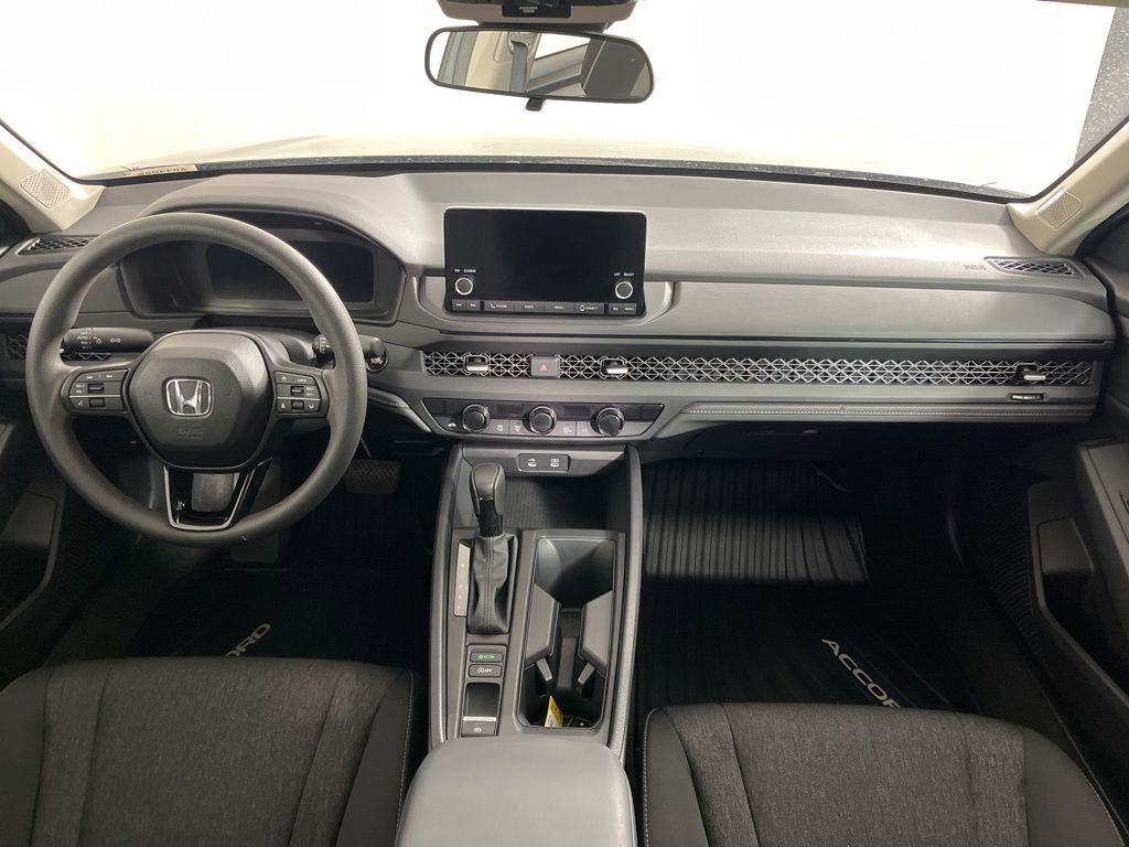 Used 2025 Honda Accord SE image 15