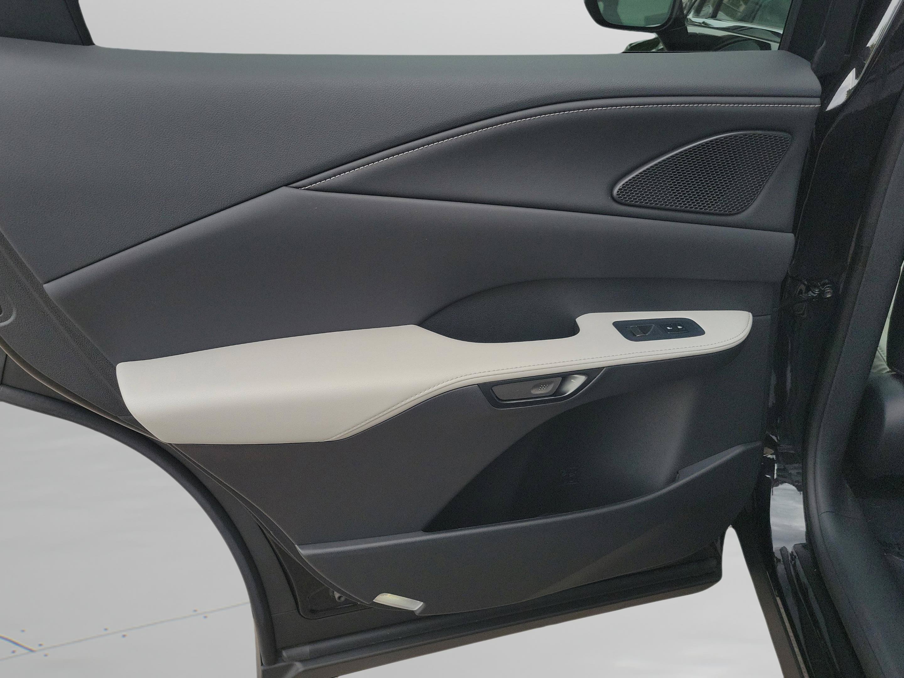 Used 2025 Lexus RX 350 Premium w/ Convenience Package FWD image 7