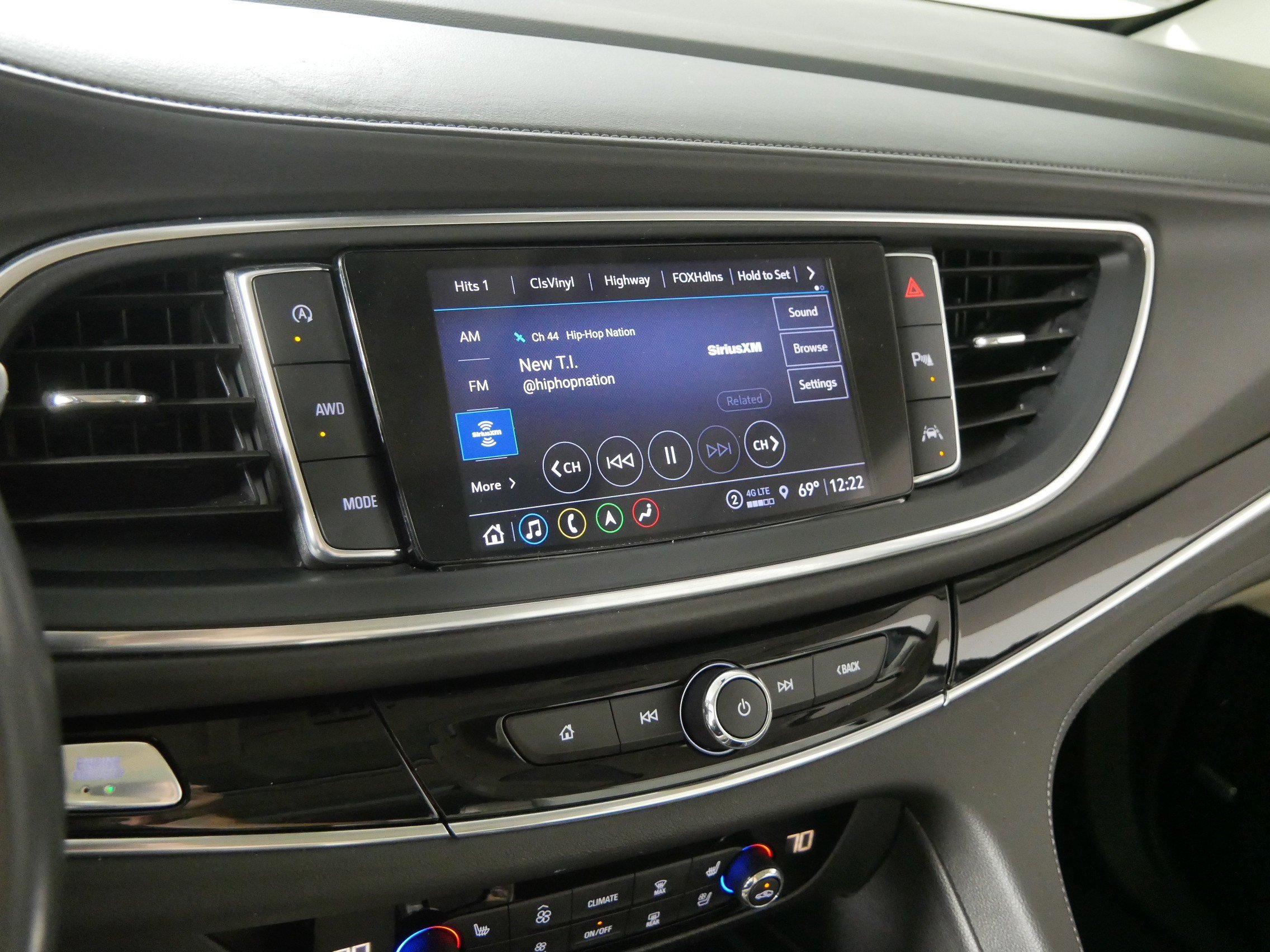 Certified 2023 Buick Enclave Avenir w/ Avenir Technology Package AWD/4WD image 22