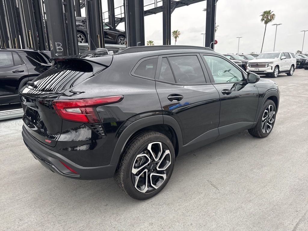 Used 2024 Chevrolet Trax RS w/ Sunroof Package image 4