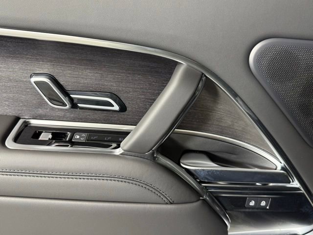 New 2025 Land Rover Range Rover SE image 24