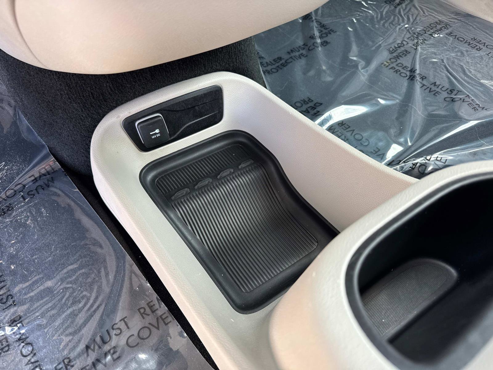 Certified 2024 Chrysler Pacifica Touring-L image 26