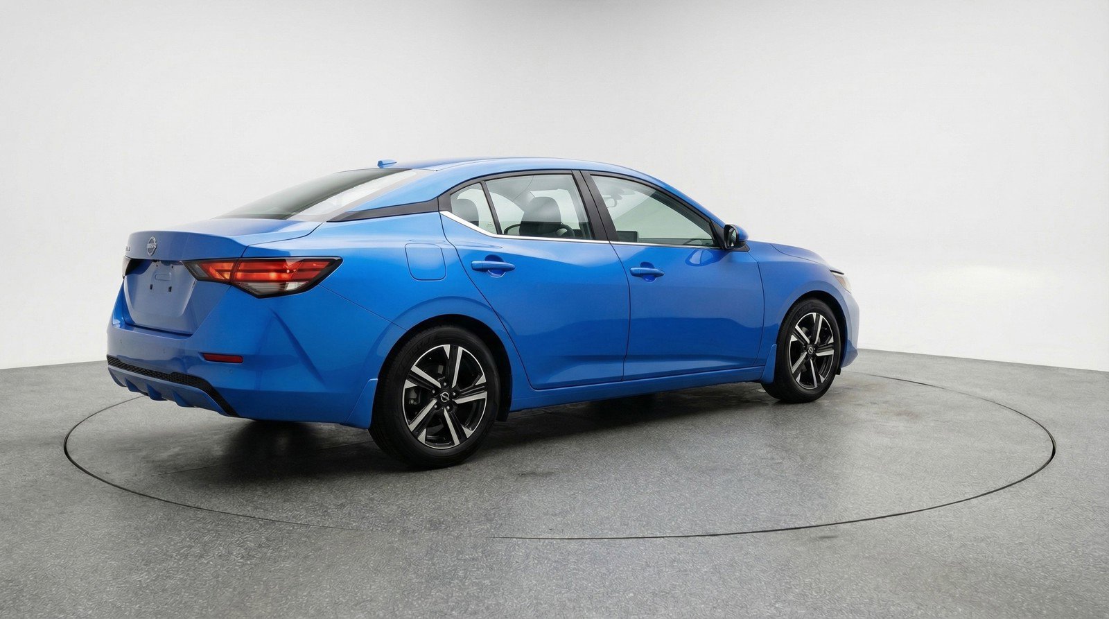 Used 2025 Nissan Sentra SV FWD image 9