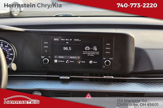 Used 2024 Kia Carnival LX image 10