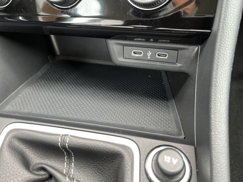 Used 2024 Volkswagen Jetta SE FWD image 26