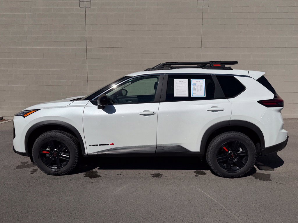 Used 2026 Nissan Rogue SV AWD/4WD image 2