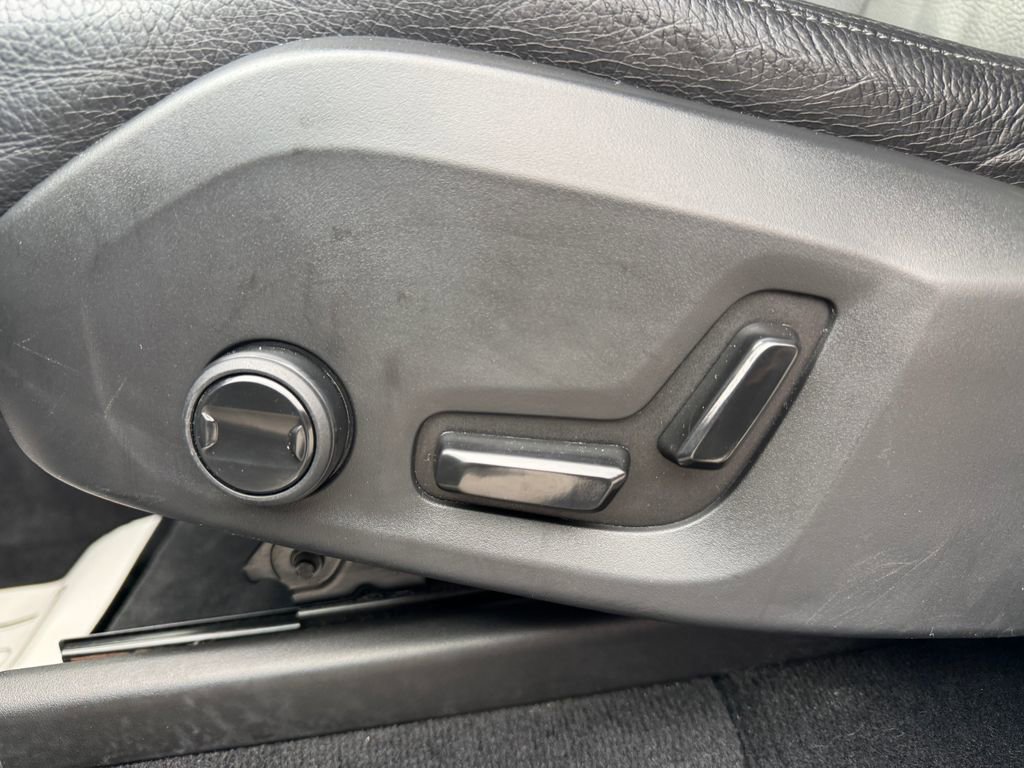 Used 2020 Volvo XC90 T6 Momentum w/ Protection Package Premier image 18