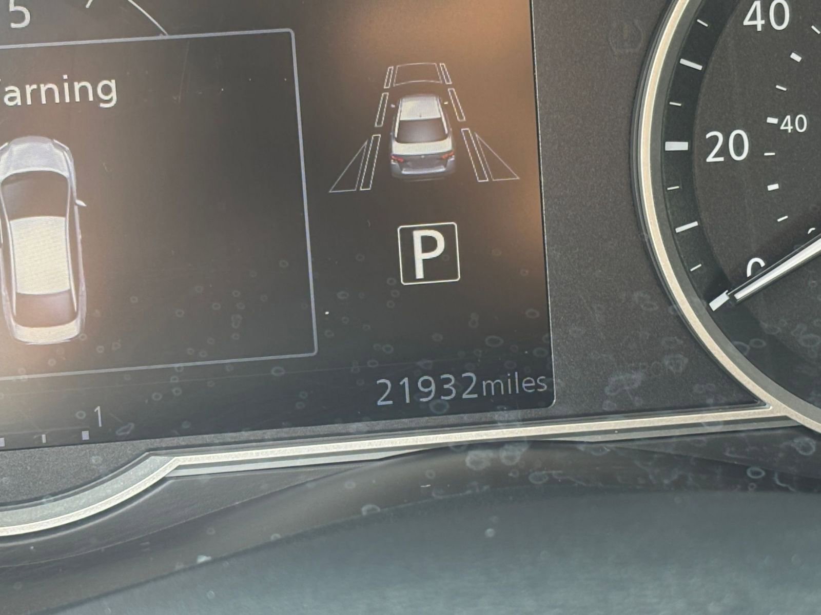 Used 2025 Nissan Versa SV FWD image 38