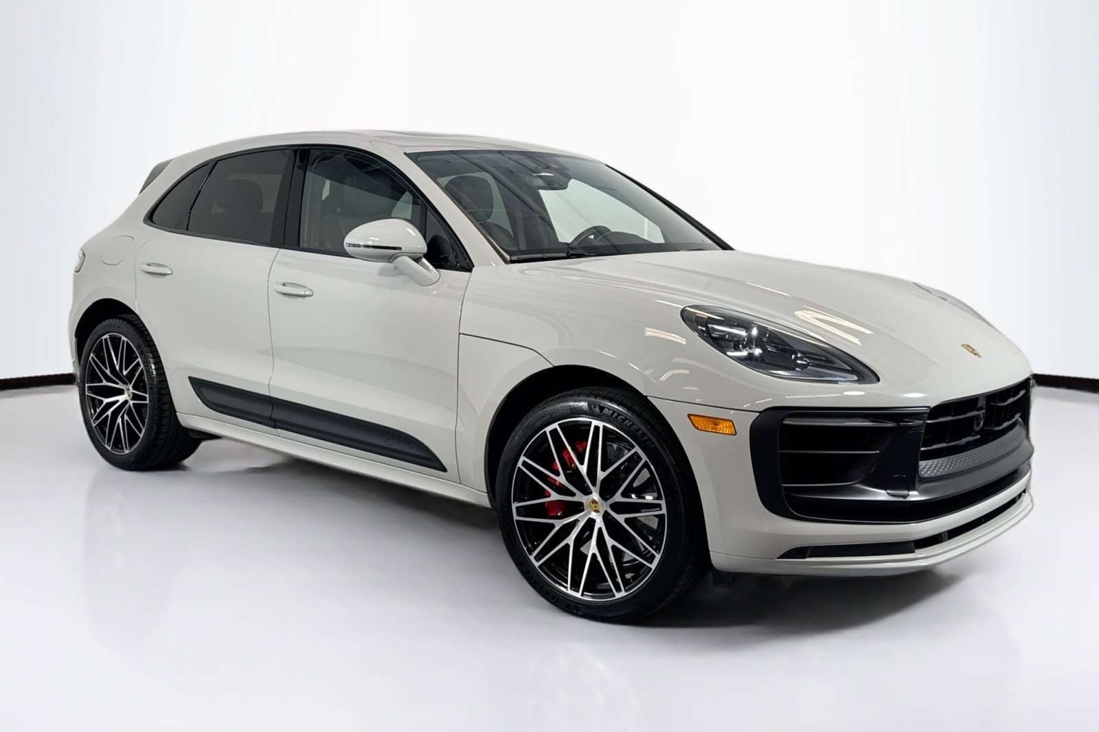 Used 2023 Porsche Macan GTS image 3