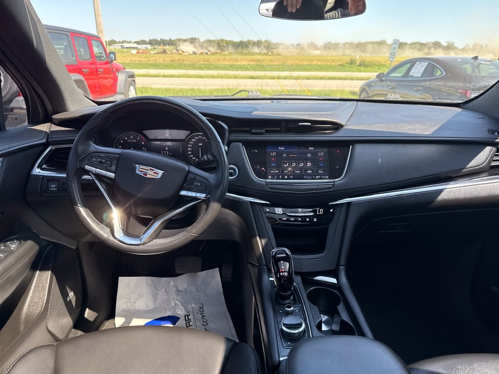 Used 2023 Cadillac XT6 Luxury AWD/4WD image 12