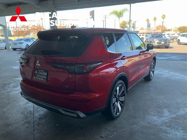 New 2026 Mitsubishi Outlander SE FWD image 3