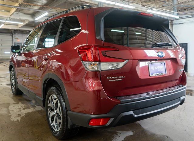 Used 2023 Subaru Forester Premium AWD/4WD image 7