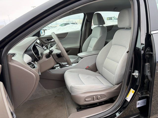 Used 2024 Chevrolet Malibu LT image 19