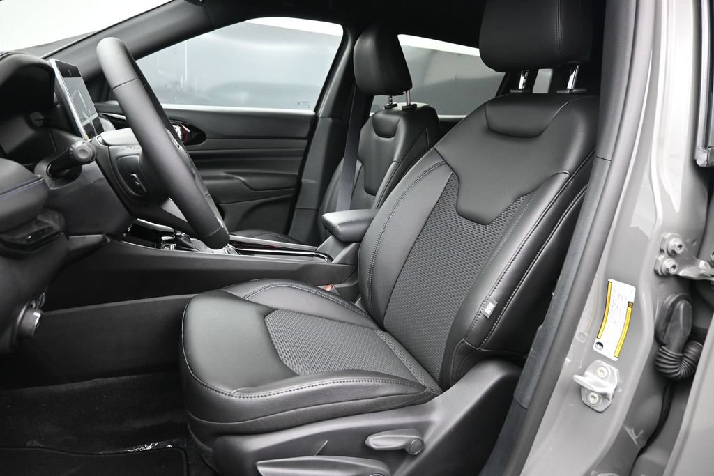 New 2026 Jeep Compass Latitude AWD/4WD image 2