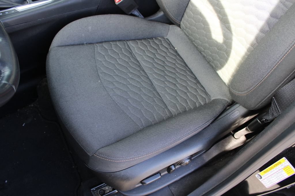 Used 2019 Chevrolet Equinox LT FWD image 17