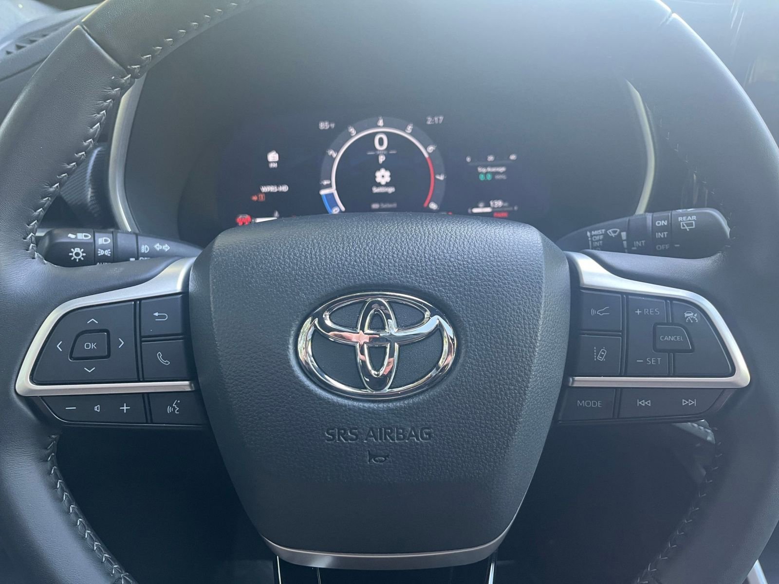 Used 2025 Toyota Highlander XSE AWD/4WD image 28