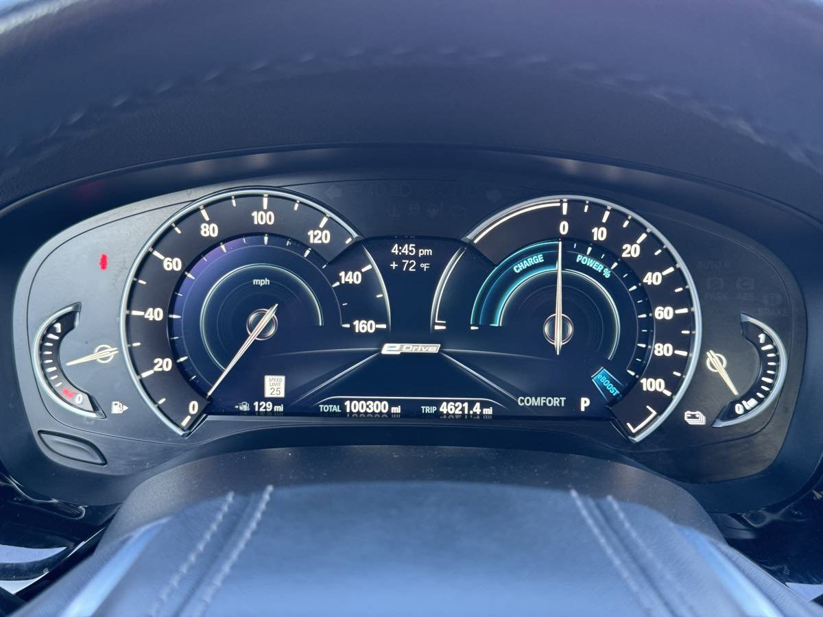 Used 2018 BMW 530e w/ Premium Package 2 image 35