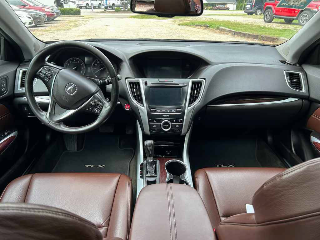 Used 2017 Acura TLX FWD image 12