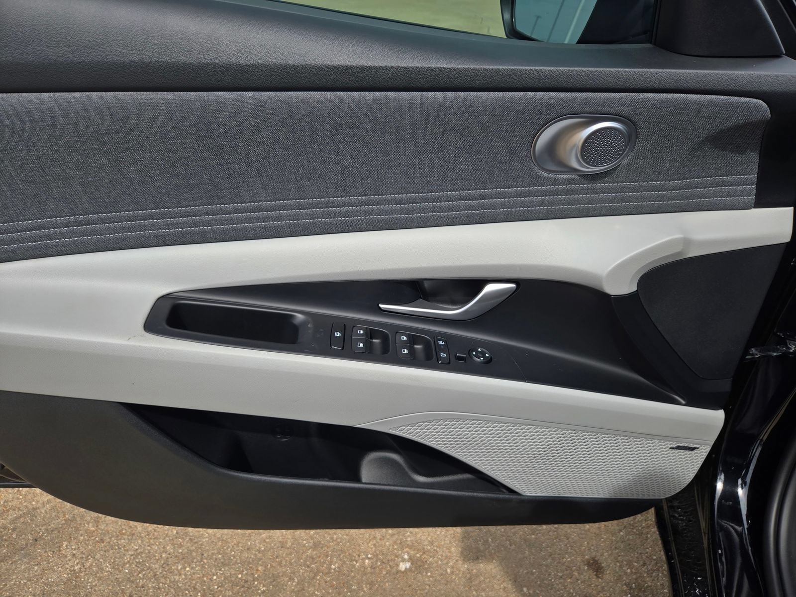 New 2026 Hyundai Elantra Limited FWD image 19