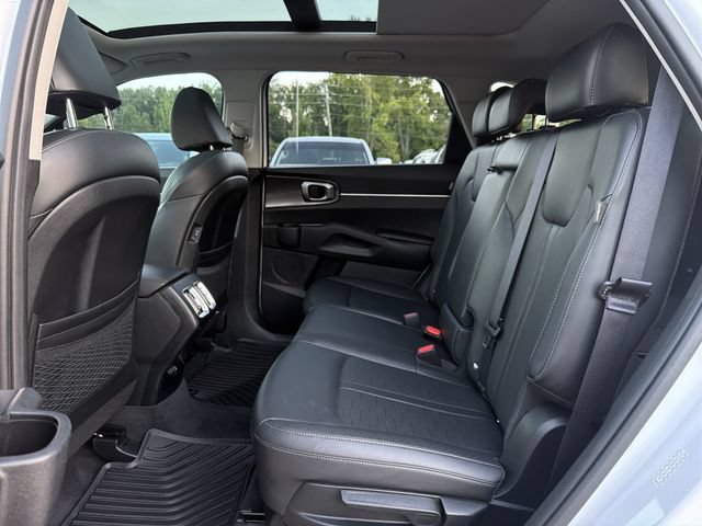Used 2024 Kia Sorento S w/ Panoramic Sunroof Package FWD image 13