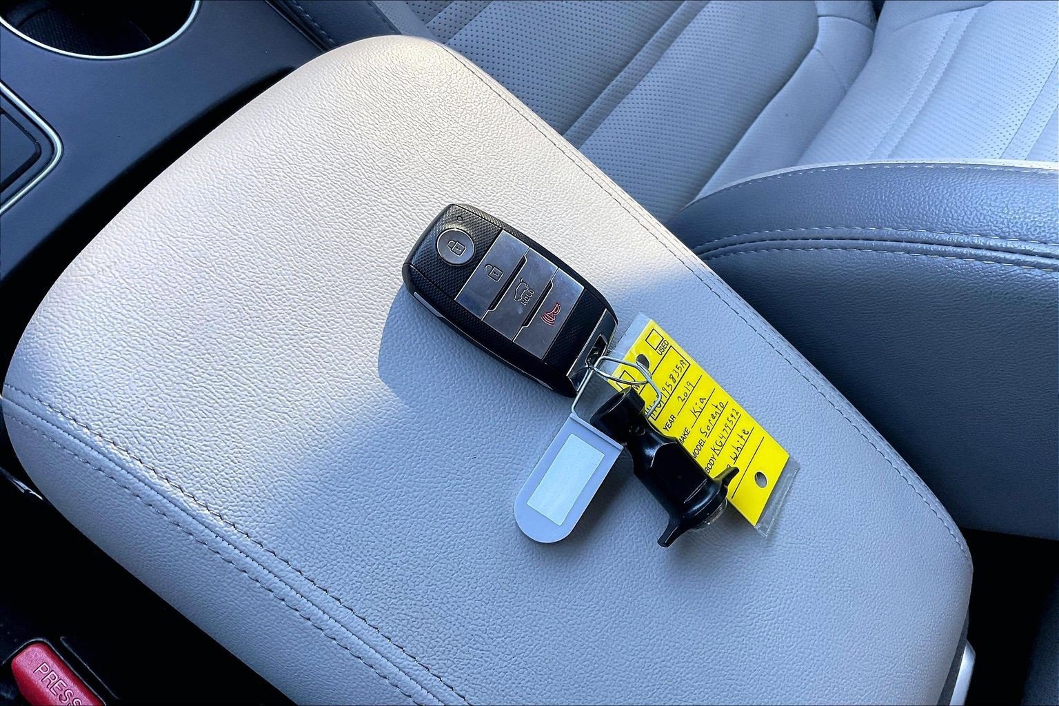 Used 2019 Kia Sorento SX image 36