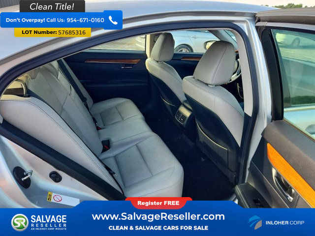 Used 2014 Lexus ES 300h w/ Luxury Package w/Bamboo Trim FWD image 13