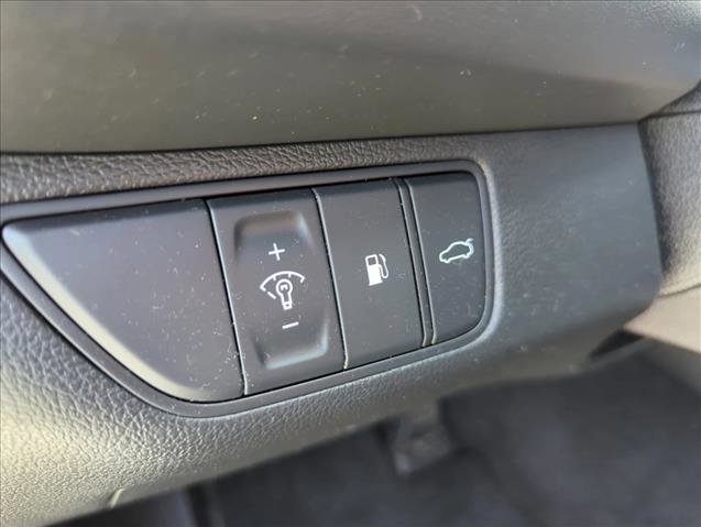 Used 2022 Genesis G70 2.0T image 26