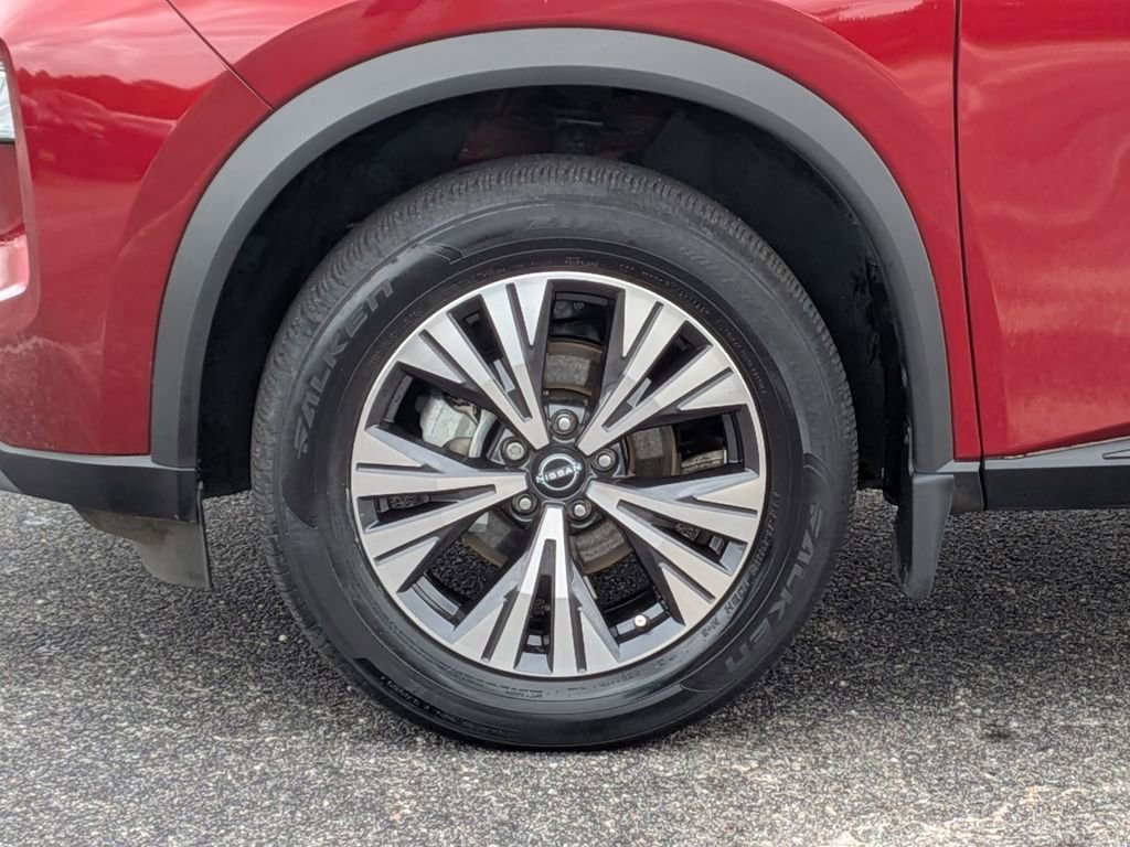 Used 2023 Nissan Rogue SV FWD image 11