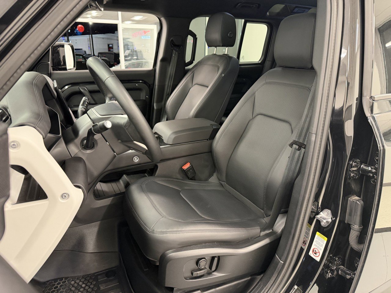 Used 2025 Land Rover Defender 110 S image 32