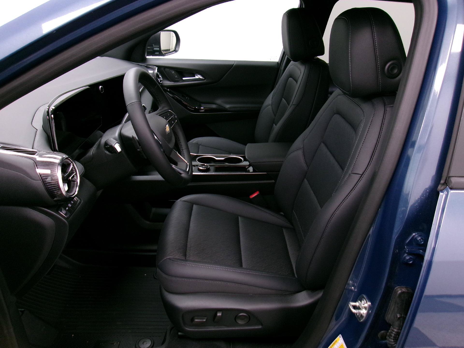 New 2026 Chevrolet Equinox LT w/ Convenience Package II AWD/4WD image 9