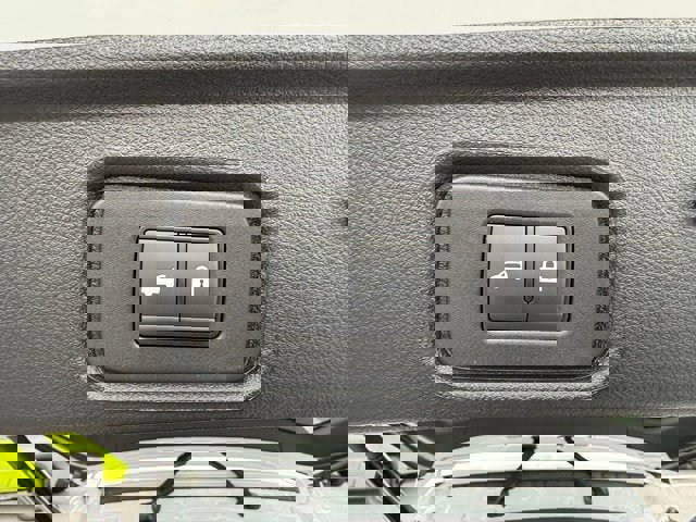 New 2025 Nissan Pathfinder SL w/ Black Appearance Package image 18