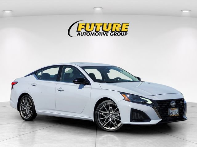 Used 2024 Nissan Altima 2.0 SR image 1