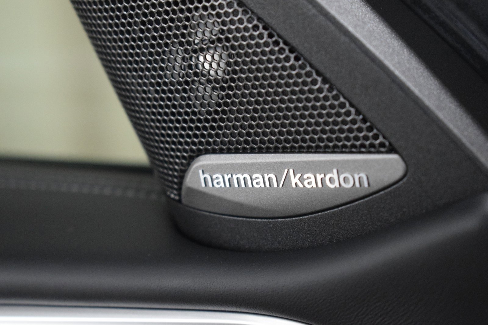 Used 2023 BMW M4 Coupe w/ M Driver's Package image 37