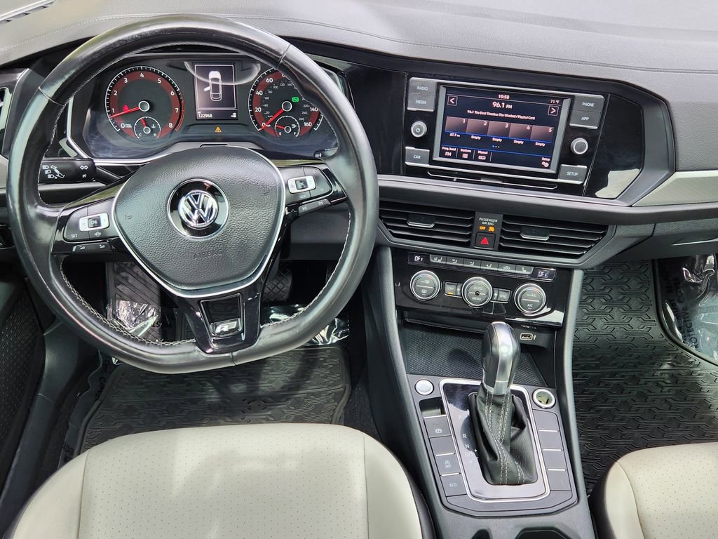 Used 2019 Volkswagen Jetta R-Line FWD image 3