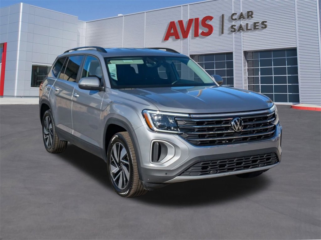 Used 2025 Volkswagen Atlas SE image 3