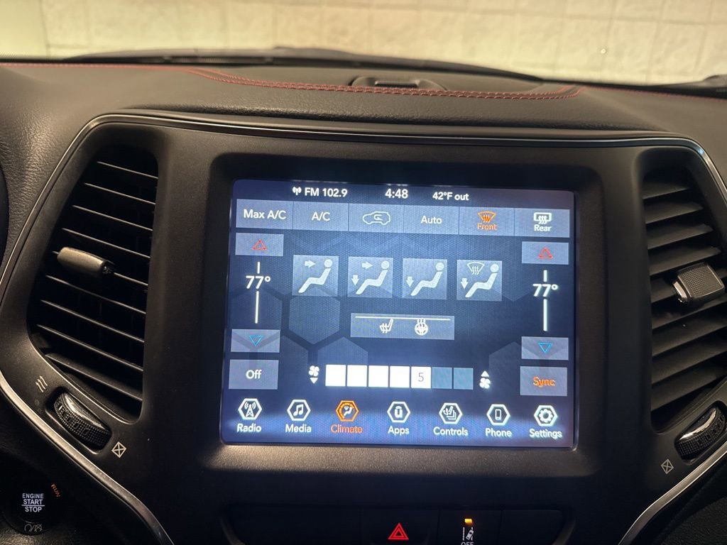 Used 2022 Jeep Cherokee Trailhawk w/ Comfort/Convenience Group image 12