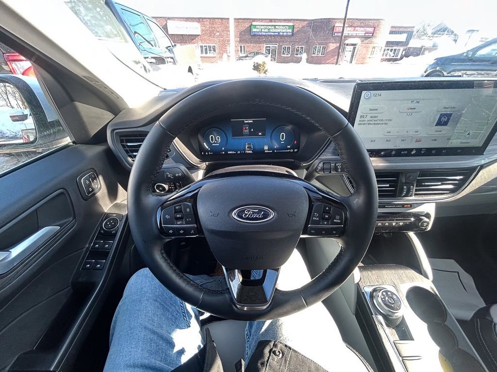 Used 2025 Ford Escape Platinum w/ Premium Technology Package image 14
