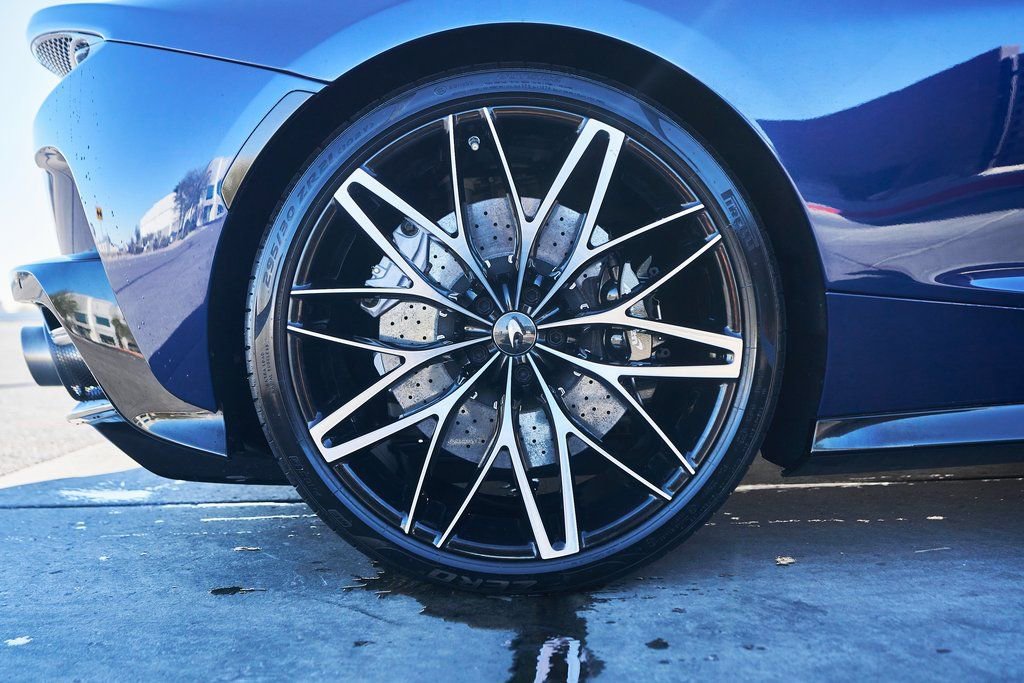 Used 2022 McLaren GT RWD image 24