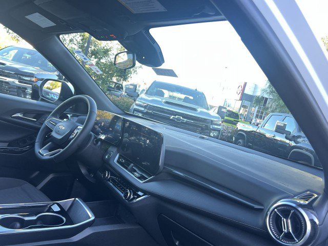 Used 2025 Chevrolet Equinox LT image 28