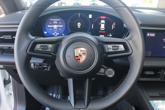 New 2026 Porsche Macan 4 Electric image 18