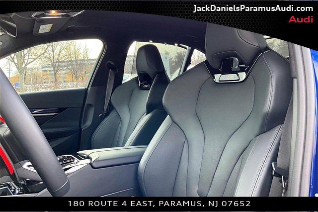 Used 2025 BMW M5 w/ Carbon Package image 18