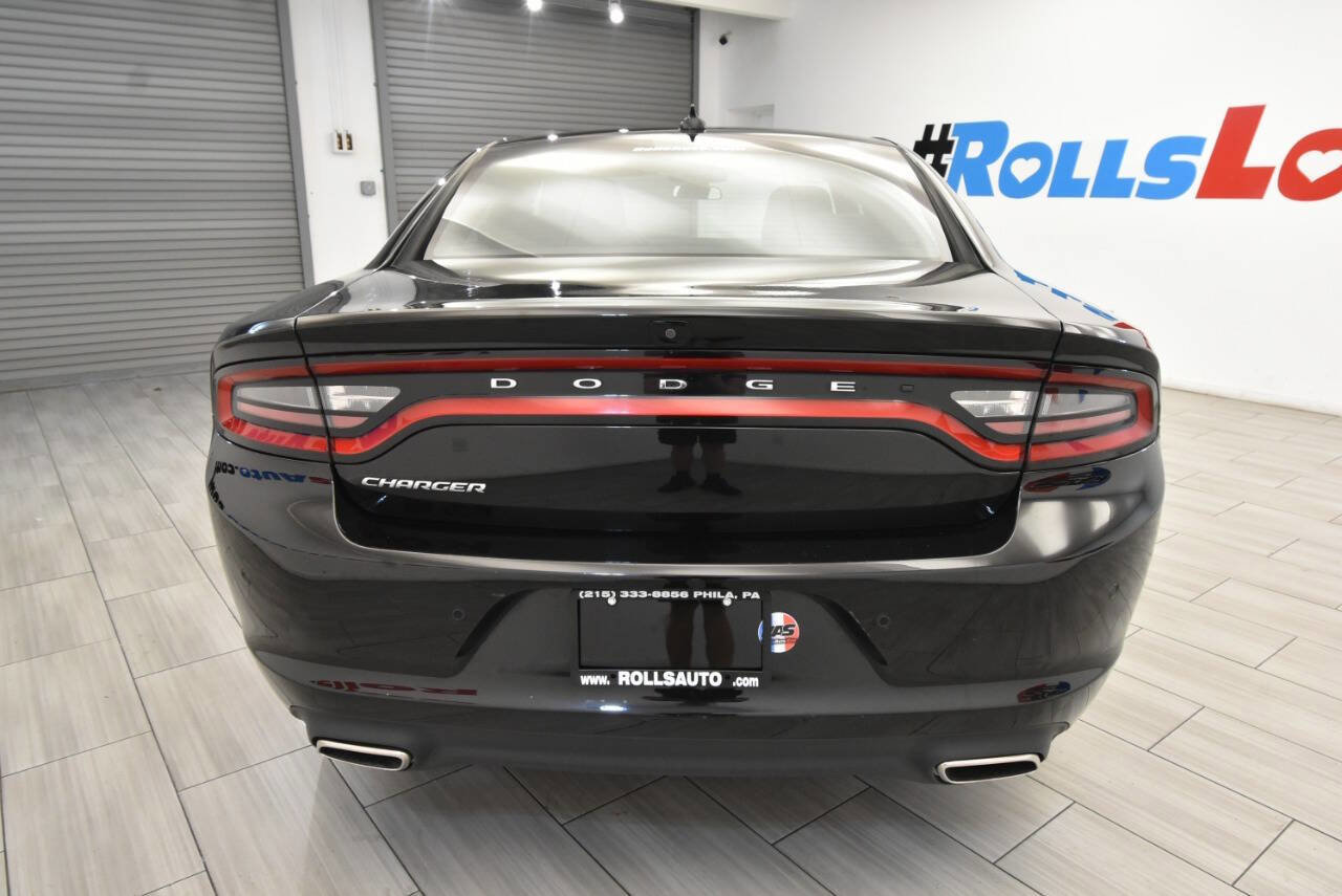 Used 2023 Dodge Charger SXT image 4