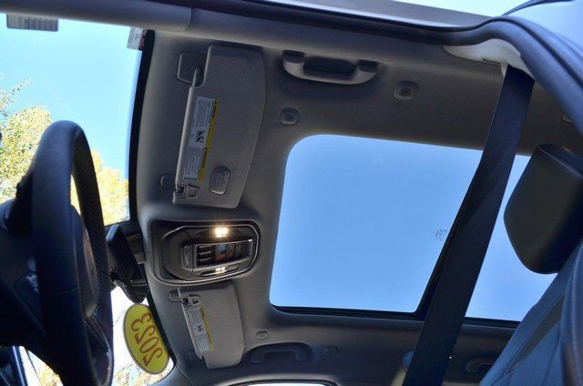 Used 2023 Jeep Grand Cherokee 4WD 4xe w/ Luxury Tech Group II image 35